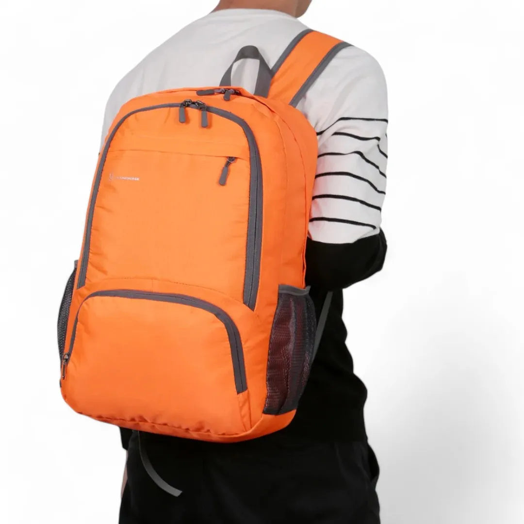 Mochila esportiva ZoutFlame, dobrável, leve e à prova d'água. Ideal para camping, trilhas e viagens. Perfeita para quem quer praticidade e organização.
Mochila Esportiva, Mochila Dobrável, Mochila para o Dia a Dia, Mochila para Trabalho, Mochila Executiva, Mochila Estudos, Mochila à Prova D'água, Mochila a Prova D'água.